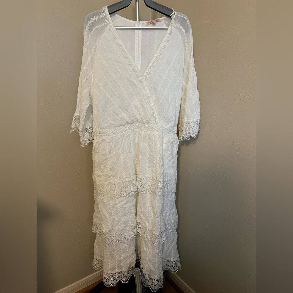 Gibson Latimer White Lace Tiered Midi Dress